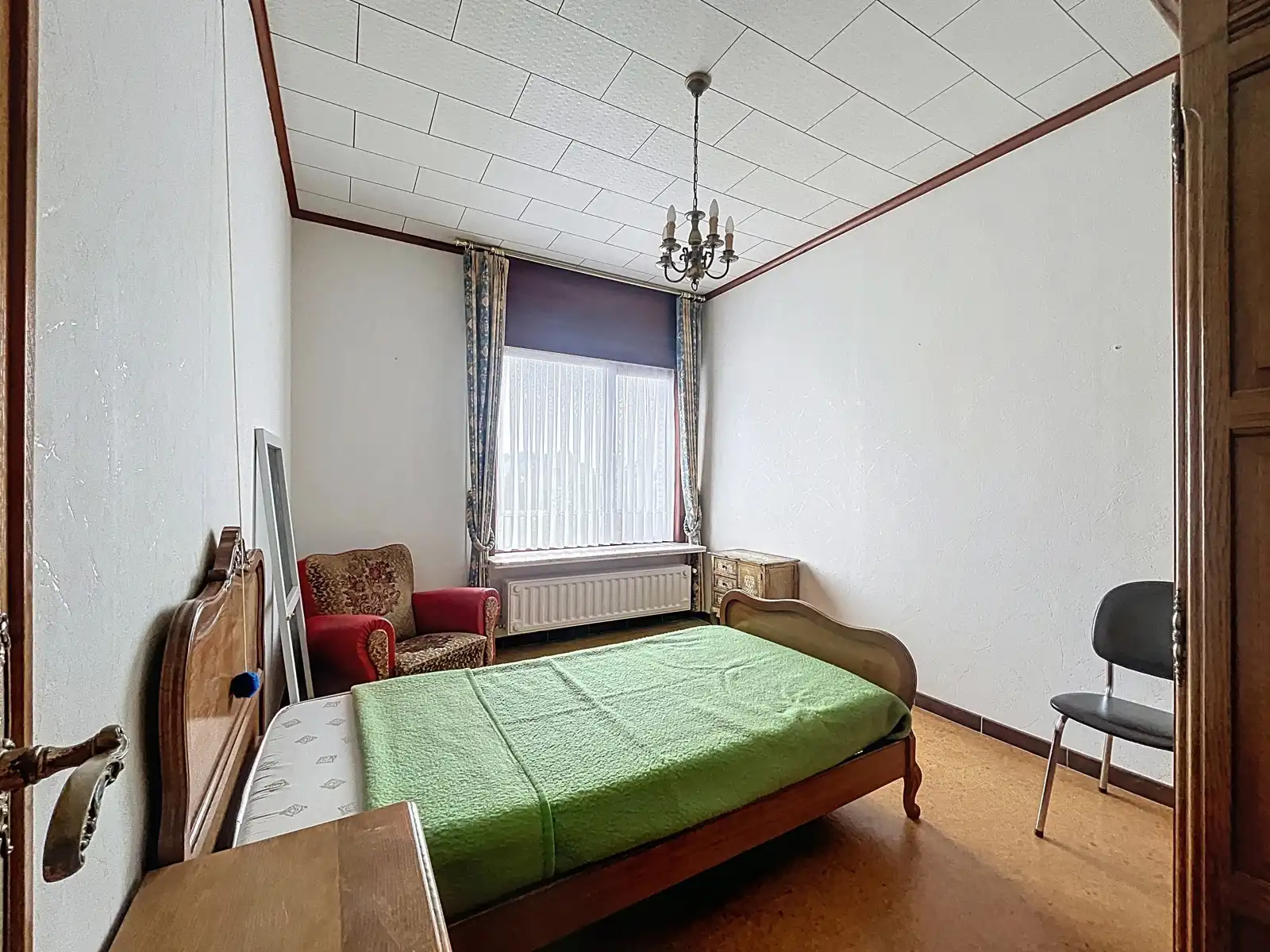 Rustig gelegen, halfopen Bungalow met veel potentieel! foto 10