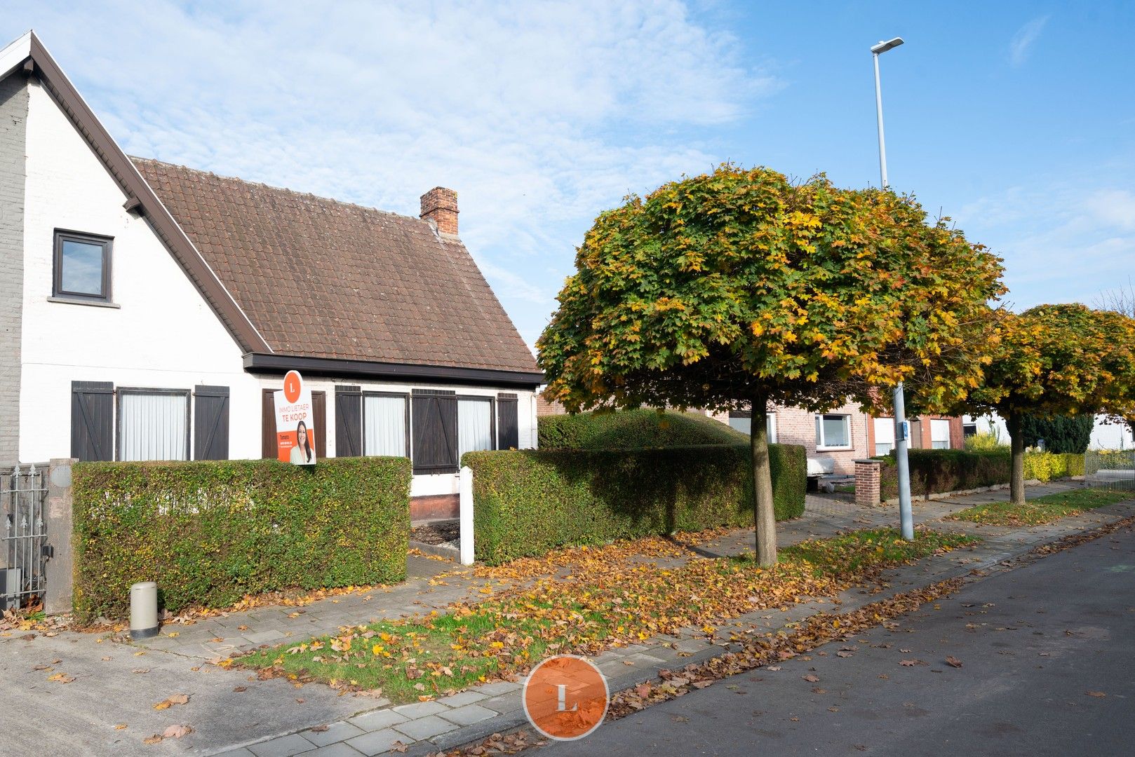 te renoveren halfopen woning gelegen in het charmante "Ons Dorp" foto {{pictureIndex}}