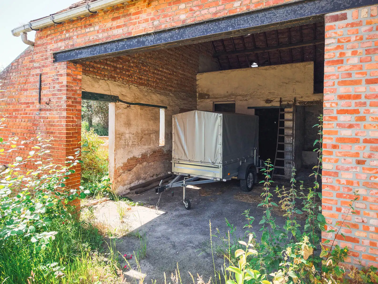 Karaktervolle, te renoveren woning met tal van mogelijkheden foto 39