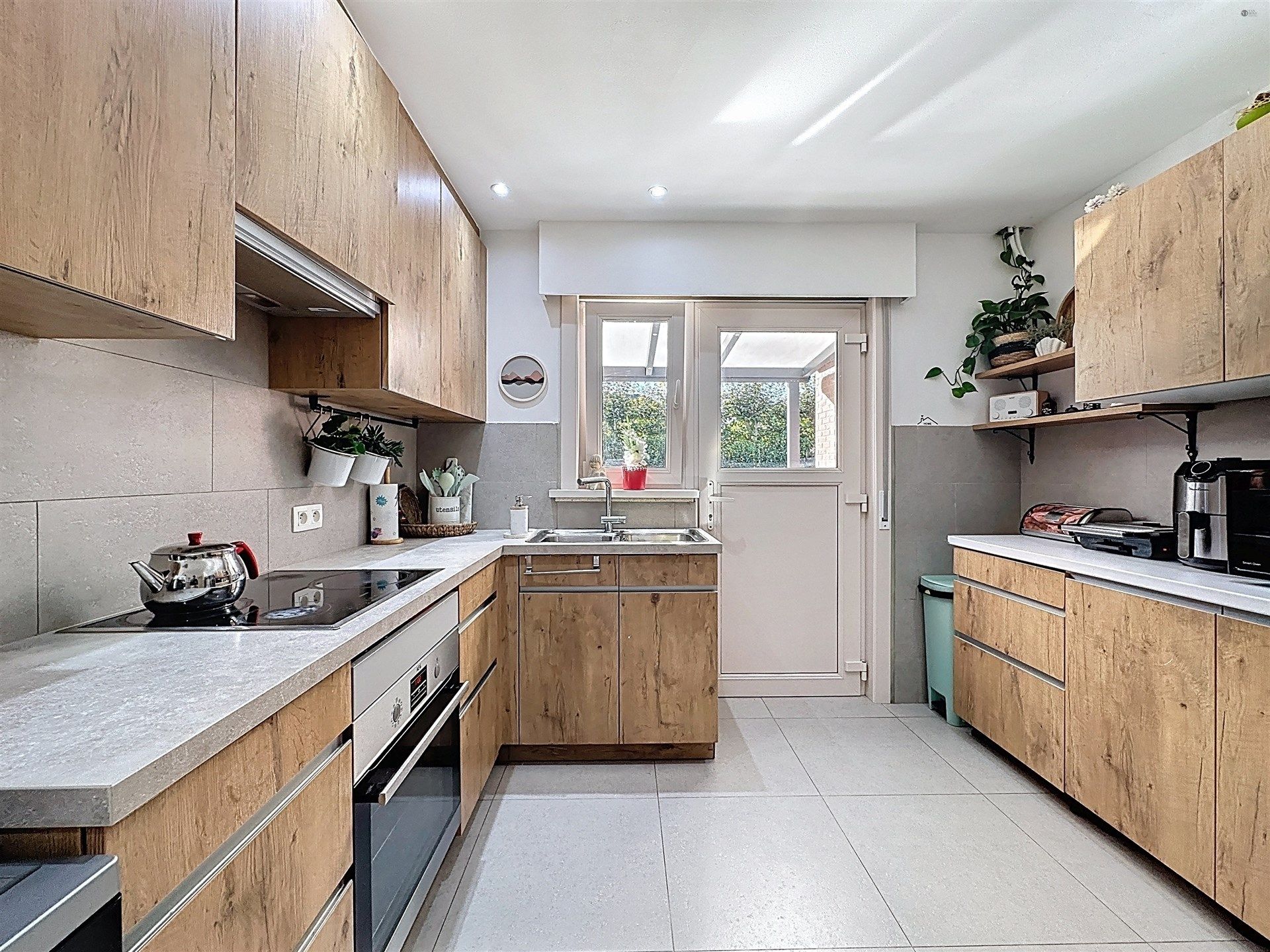 Instapklare woning met 4 slpks en garage in Nieuwkerken op perceel van 255m² foto 4