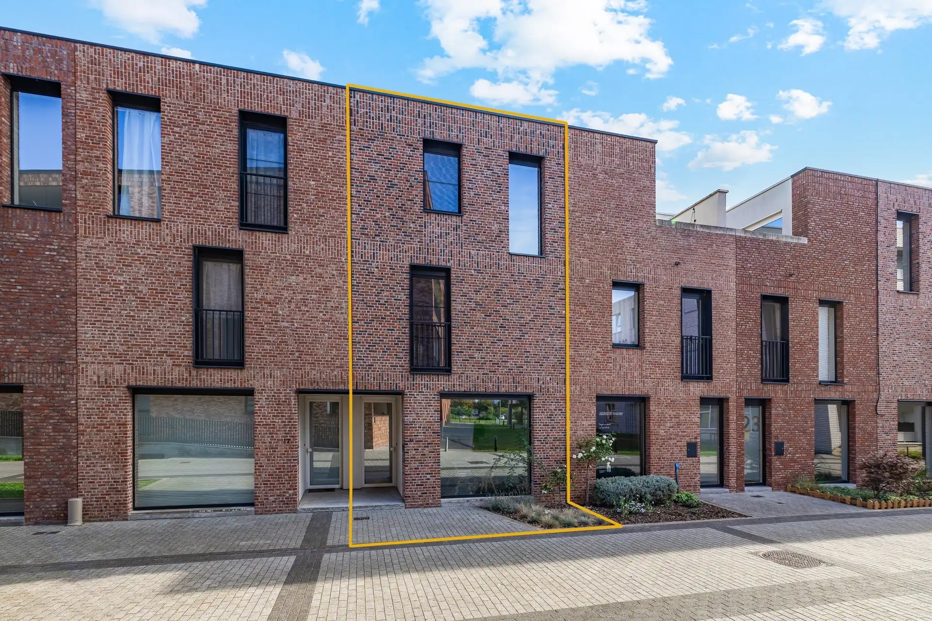 Energiezuinige stadswoning met 3 slaapkamers, terras en private parking in Aalst foto 25