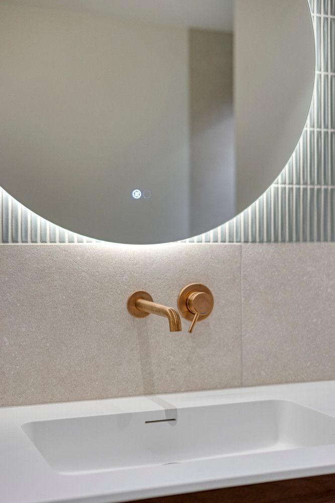 Volledig vernieuwd APP (110m2) met 2 slks, bureau, ruim terras en inpandige parkeerplaats! foto 13