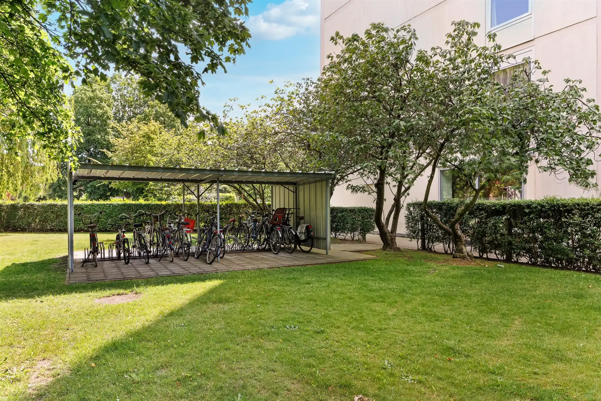Instapklaar appartement met 2 terrassen en 2 slaapkamers foto 30