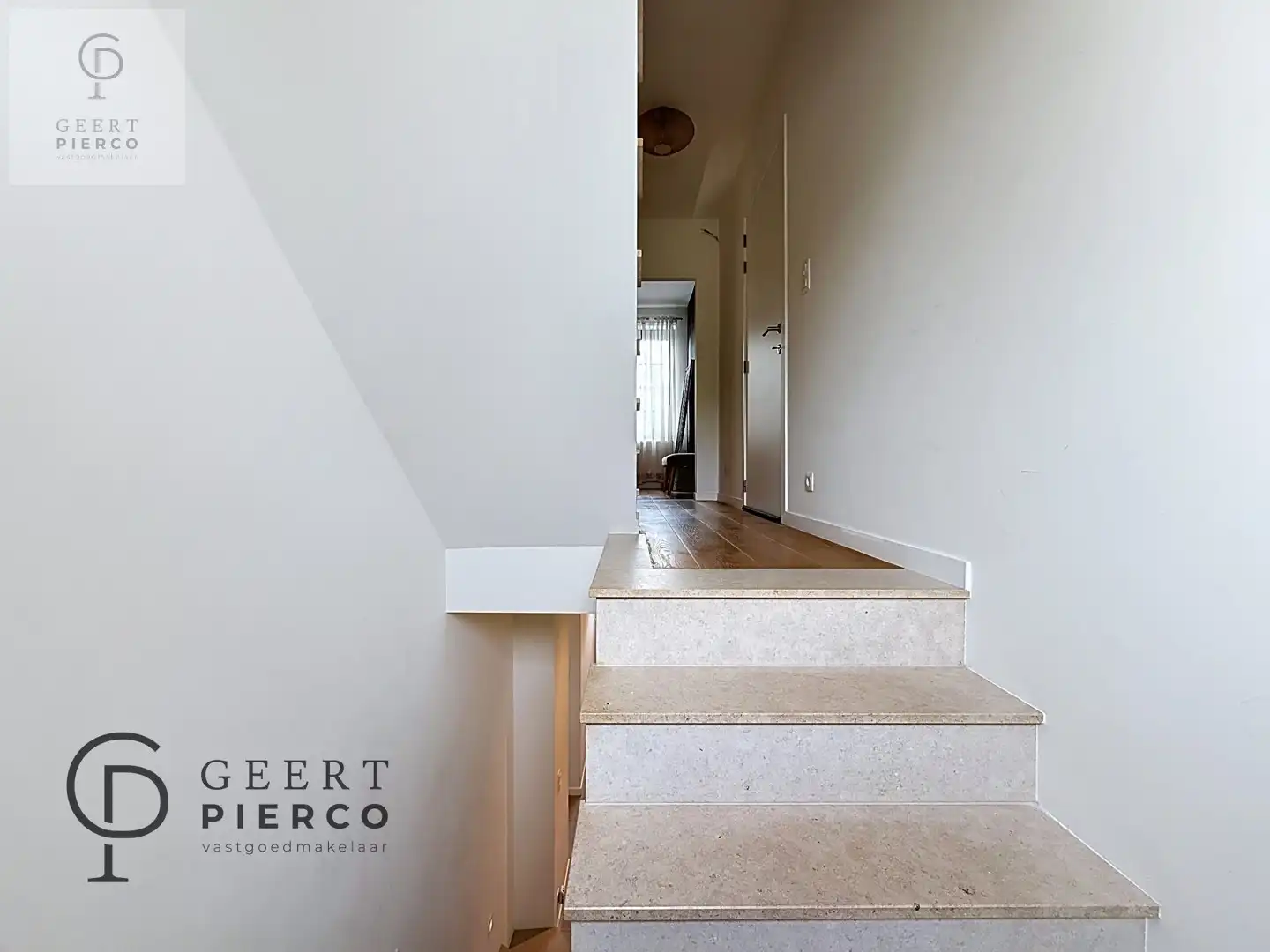 Ruimtelijke woning op een toplocatie foto 15