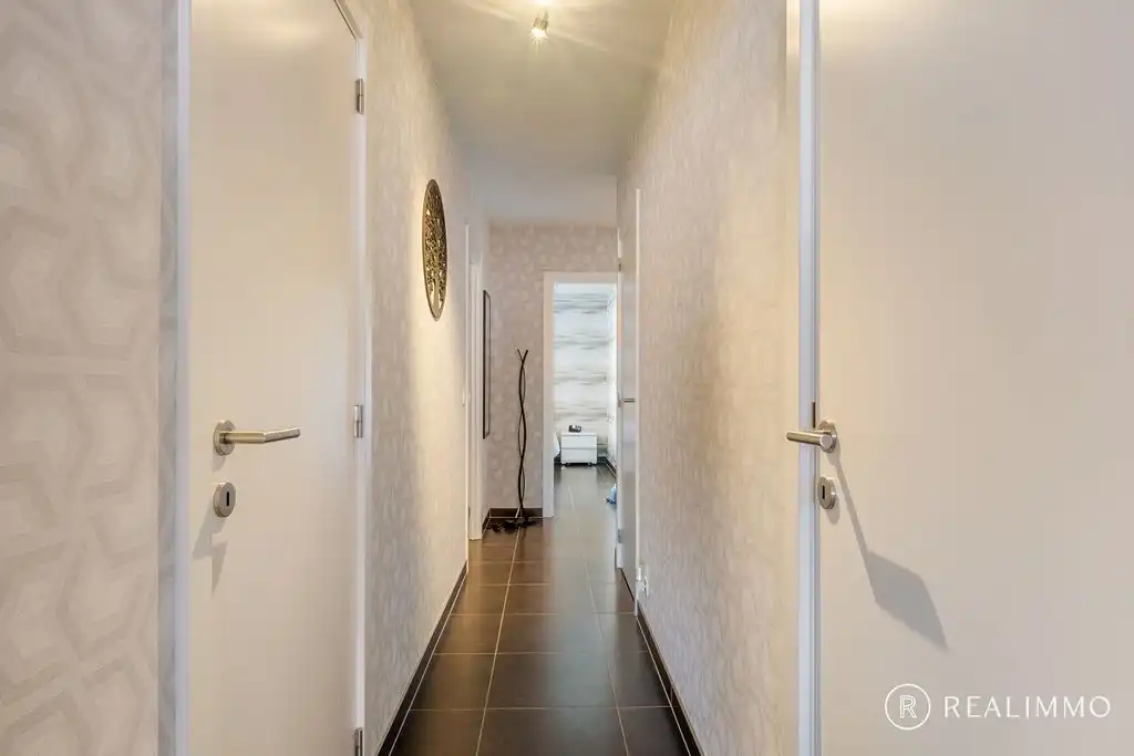 Lichtrijk appartement met twee autostaanplaatsen Avelgem foto 5