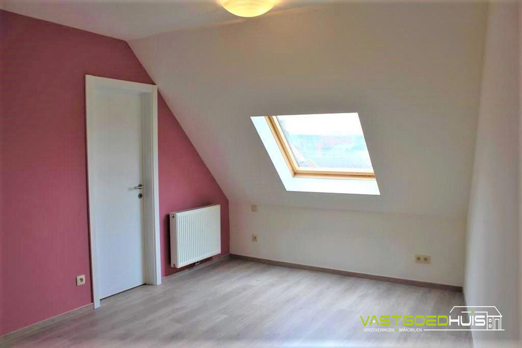 Moderne duplex met 3 slps, 2 badkamers en autostaanplaats! foto 23