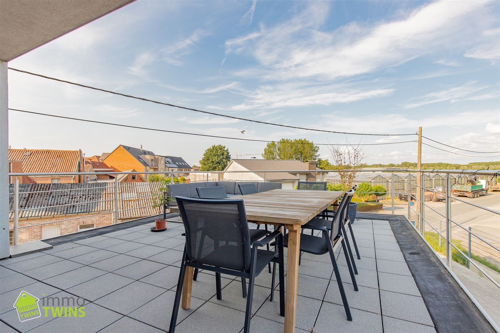 Instapklaar appartement met terras te Moerzeke foto 14