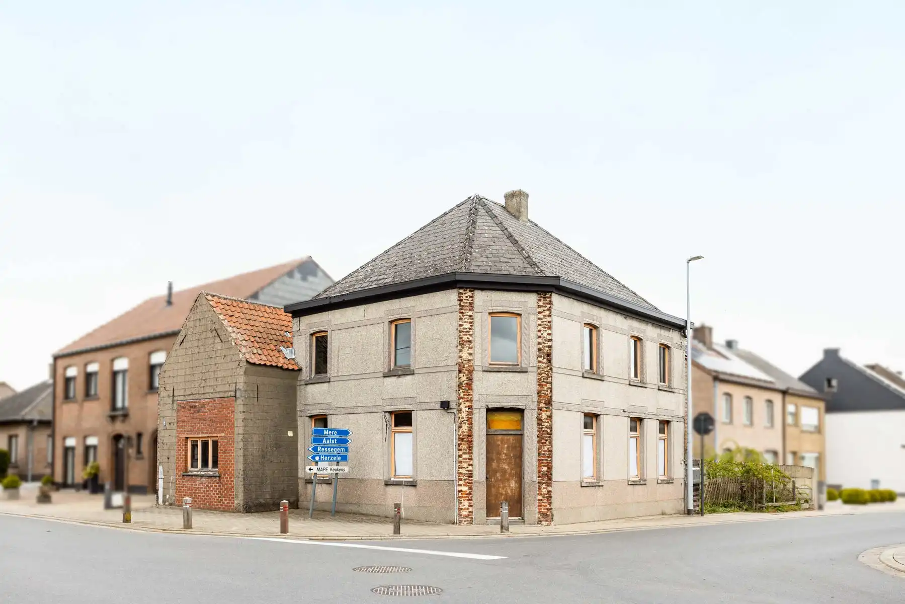 Te renoveren pand te Aaigem! foto 2