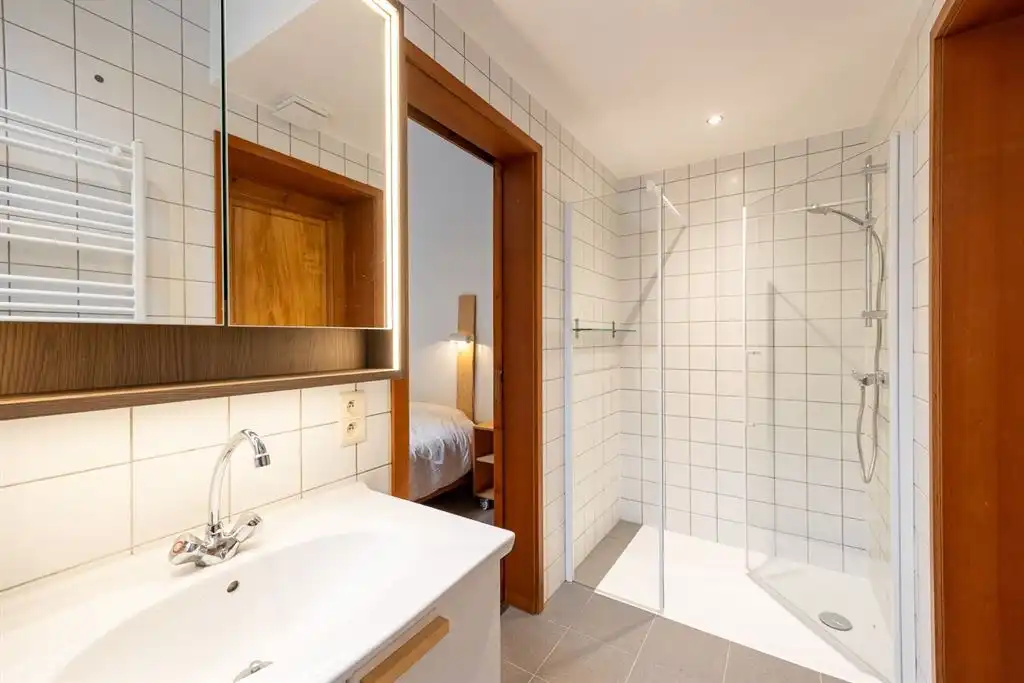 Ruime woning met dakterras en atelier foto 27