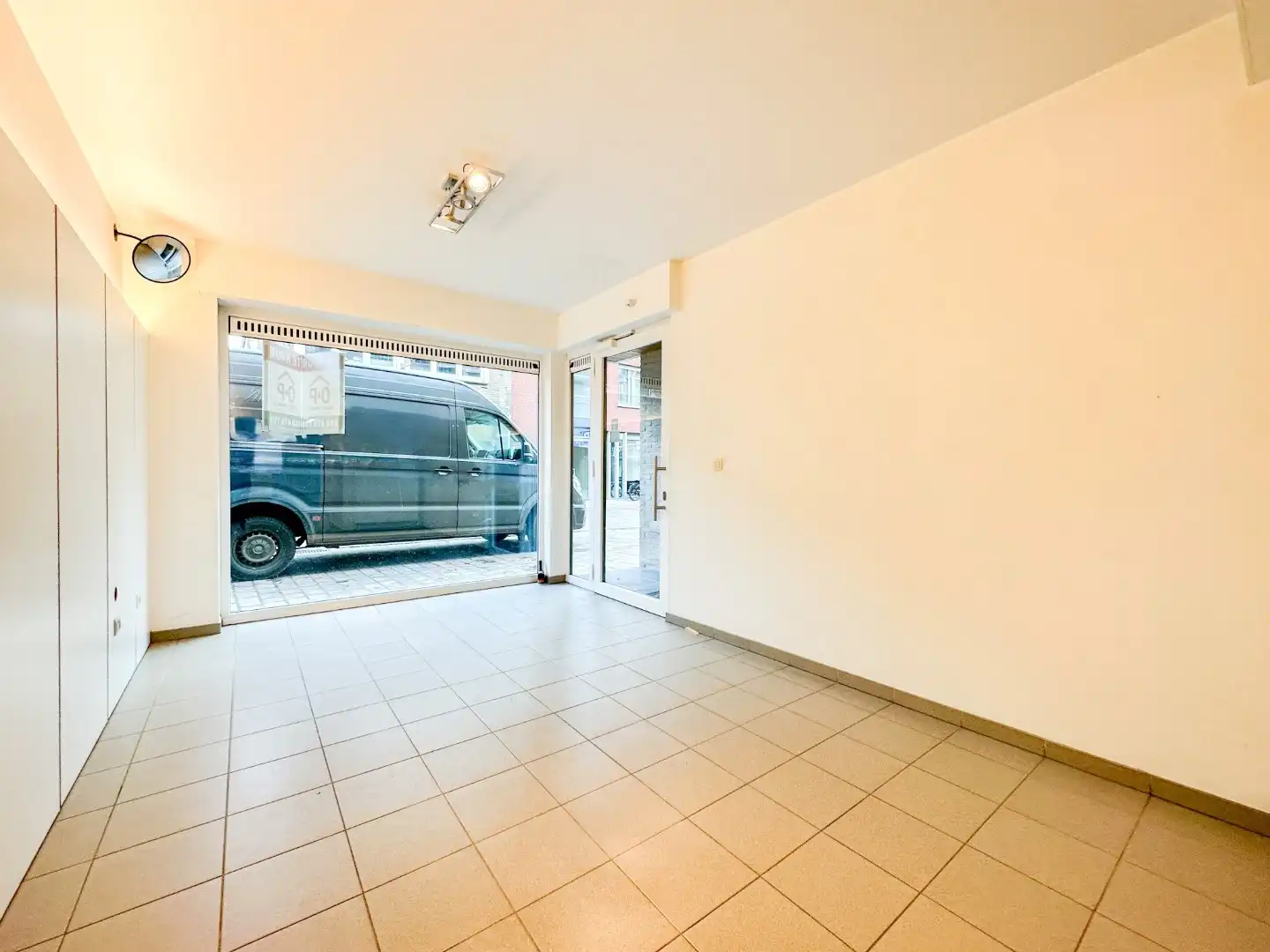 Instapklare handelsruimte voor winkel of kantoor, centrum Torhout foto 9