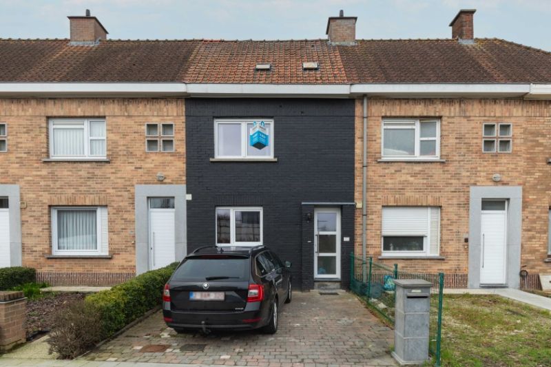 Roeselare : toffe gerenoveerde rijwoning aan de rand van Stad opp. 263 m2 voorzien van 2 grote slaapkamers en uitweg achteraan. foto 15