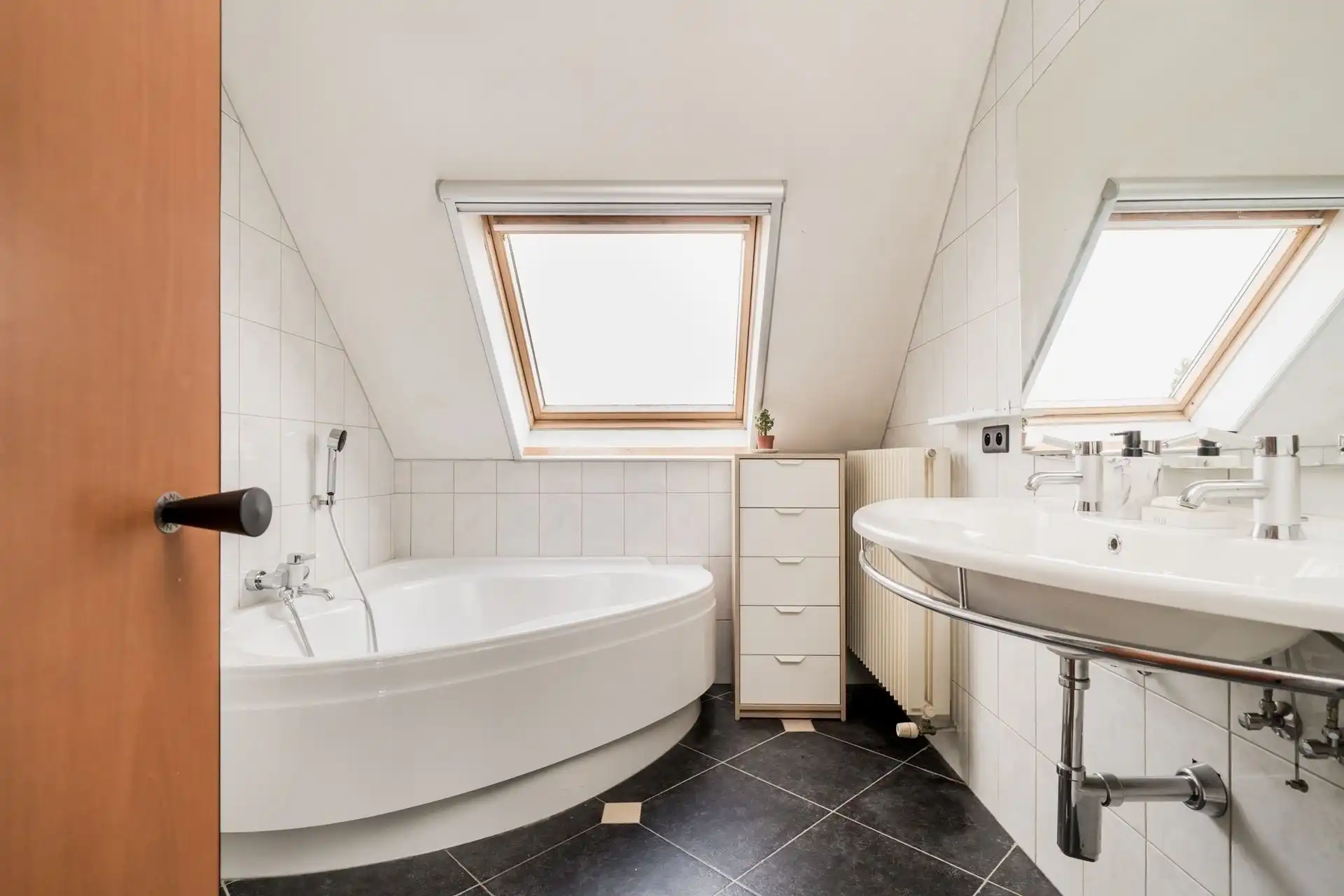 RUIM DAKAPP. MET 5 SLPKS, TERRAS EN GARAGEBOX (+ € 29.000) foto 15