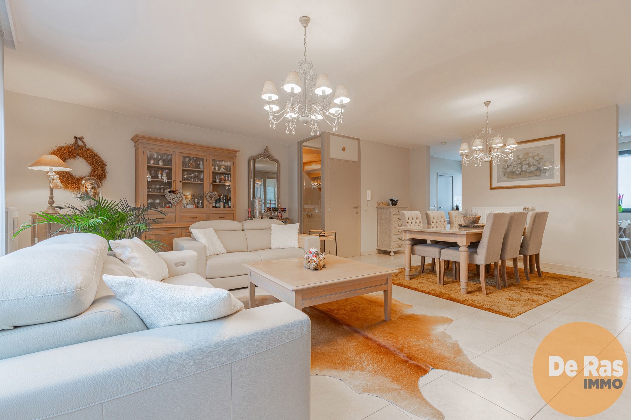 HERZELE - Ruime Bel-etage woning in centrum foto {{pictureIndex}}