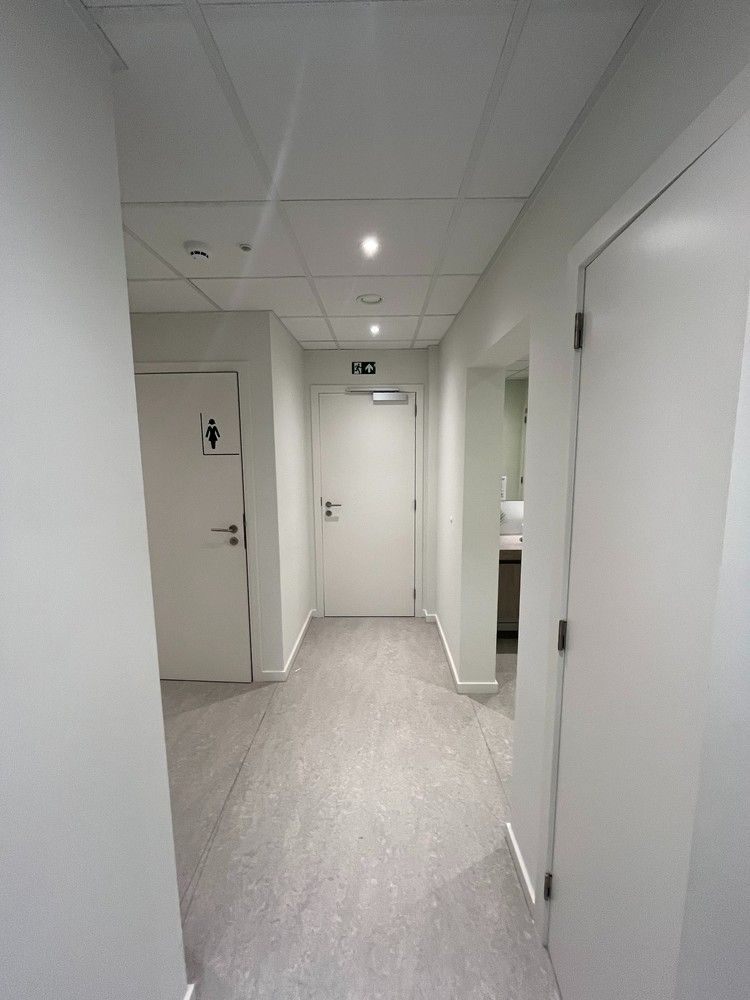 230m² kantoren foto 11