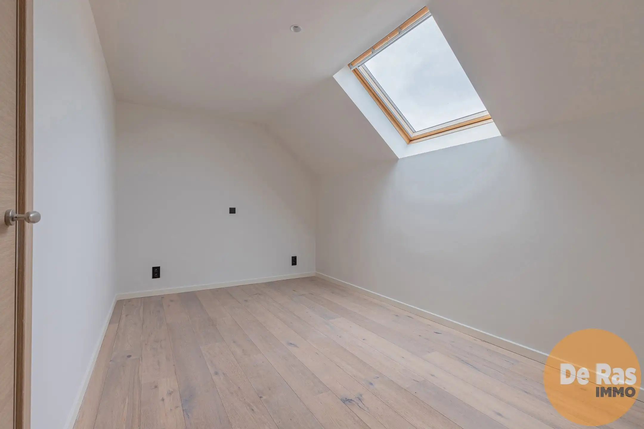 AALST - Kantoorruimte met vernieuwd appartement in centrum foto 23