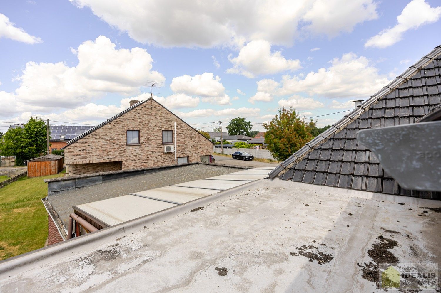 CHARMANTE EN TE RENOVEREN EENGEZINSWONING MET 4 SLAAPKAMERS OP EEN KNAP PERCEEL EN GEGEERDE LOCATIE !! foto 13