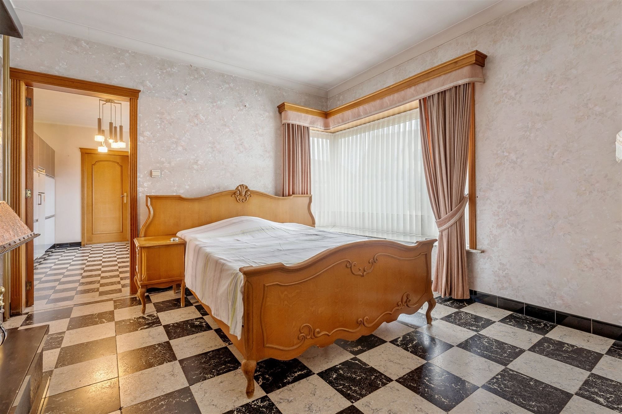 OP TE FRISSEN WONING MET 3 SLAAPKAMERS GELEGEN OP EEN PERCEEL VAN 4A89CA TE PAAL foto 8