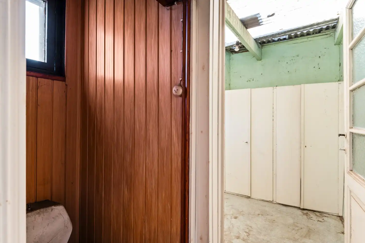 Te renoveren woning met potentieel op toplocatie in Brasschaat foto 17