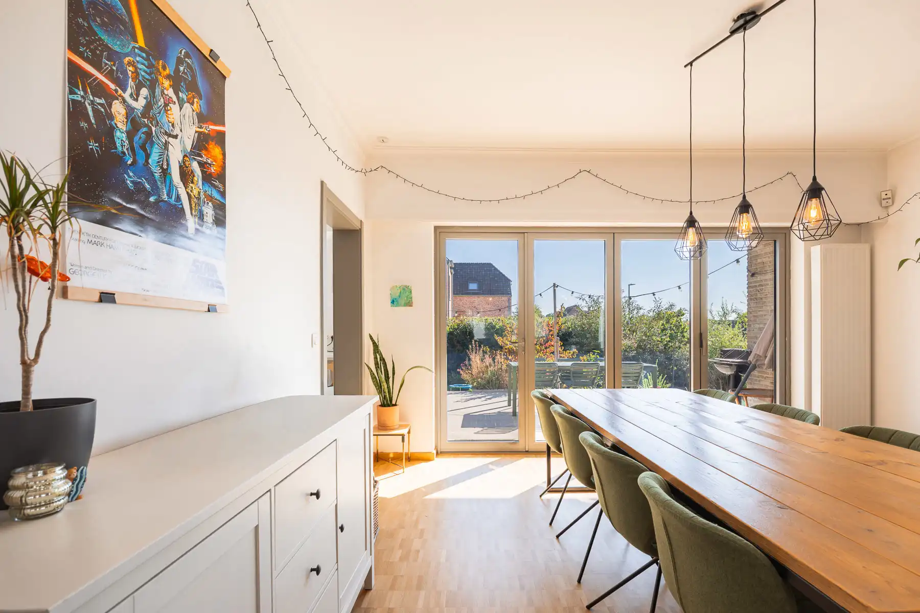 Ruime gezinswoning met 4 slaapkamers op perceel van 528 m² foto 6