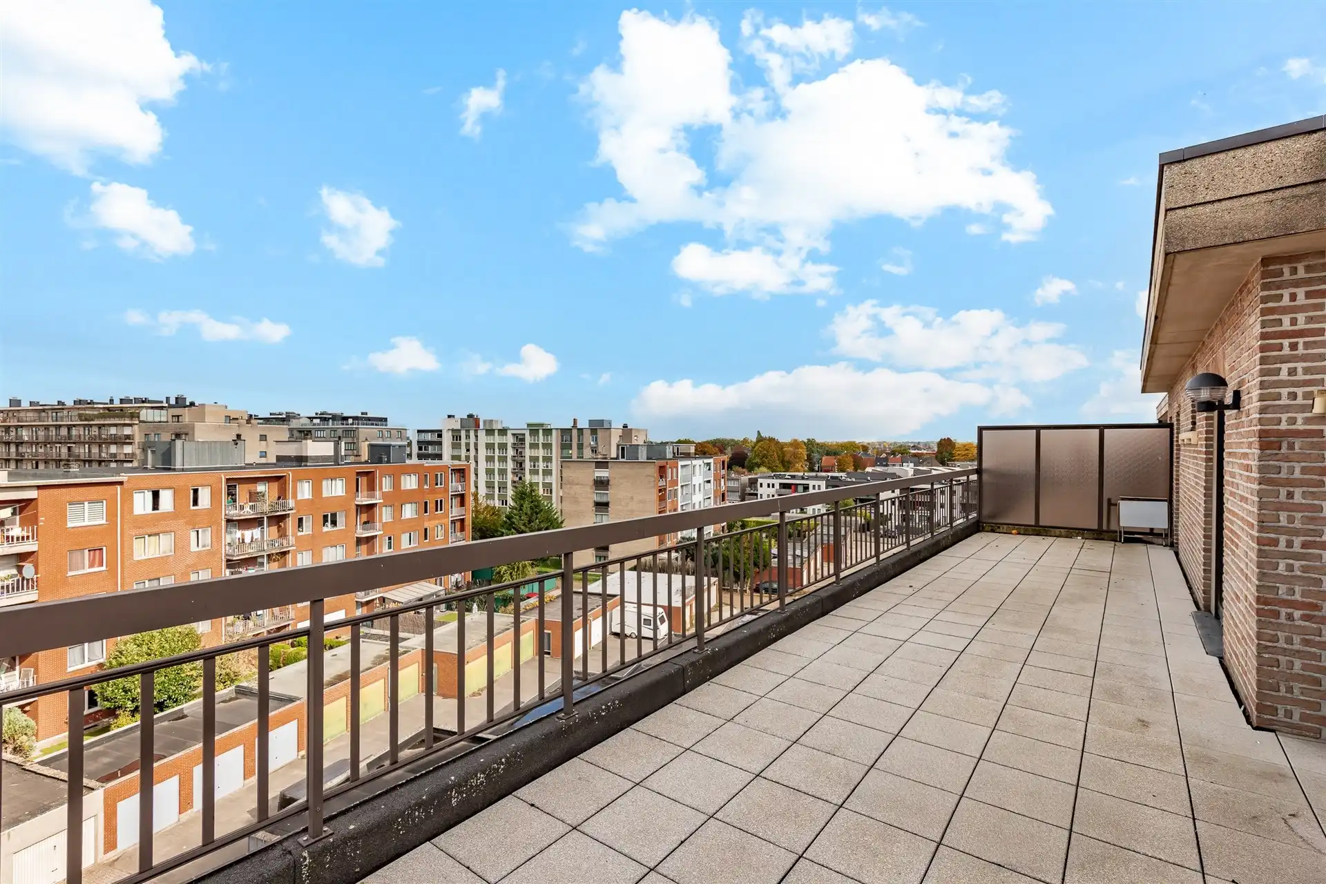 Ruim en lichtrijk appartement met terras in Sint-Niklaas foto 12