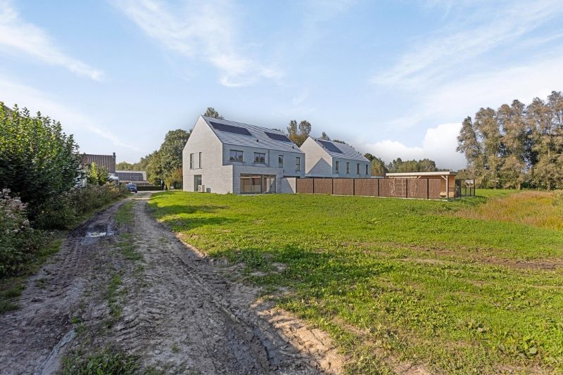 Prachtige moderne nieuwbouwwoning op Uniek stuk grond foto 36