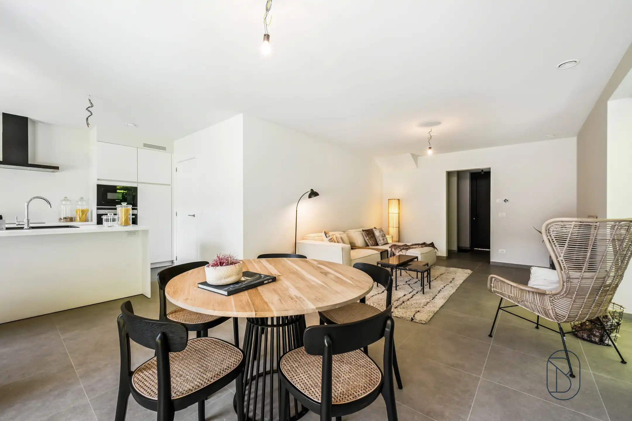 Kwalitatief afgewerkte nieuwbouw met 3 slk, E-peil 0. foto 3