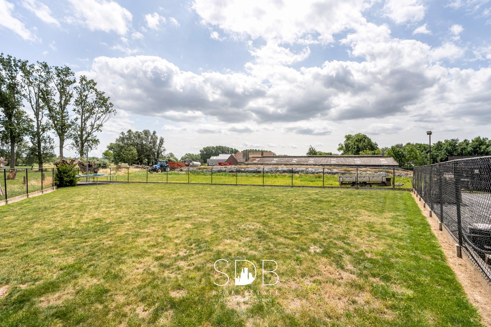 Moderne villa met gezinstuin en zwembad op 1.685m²  foto 31