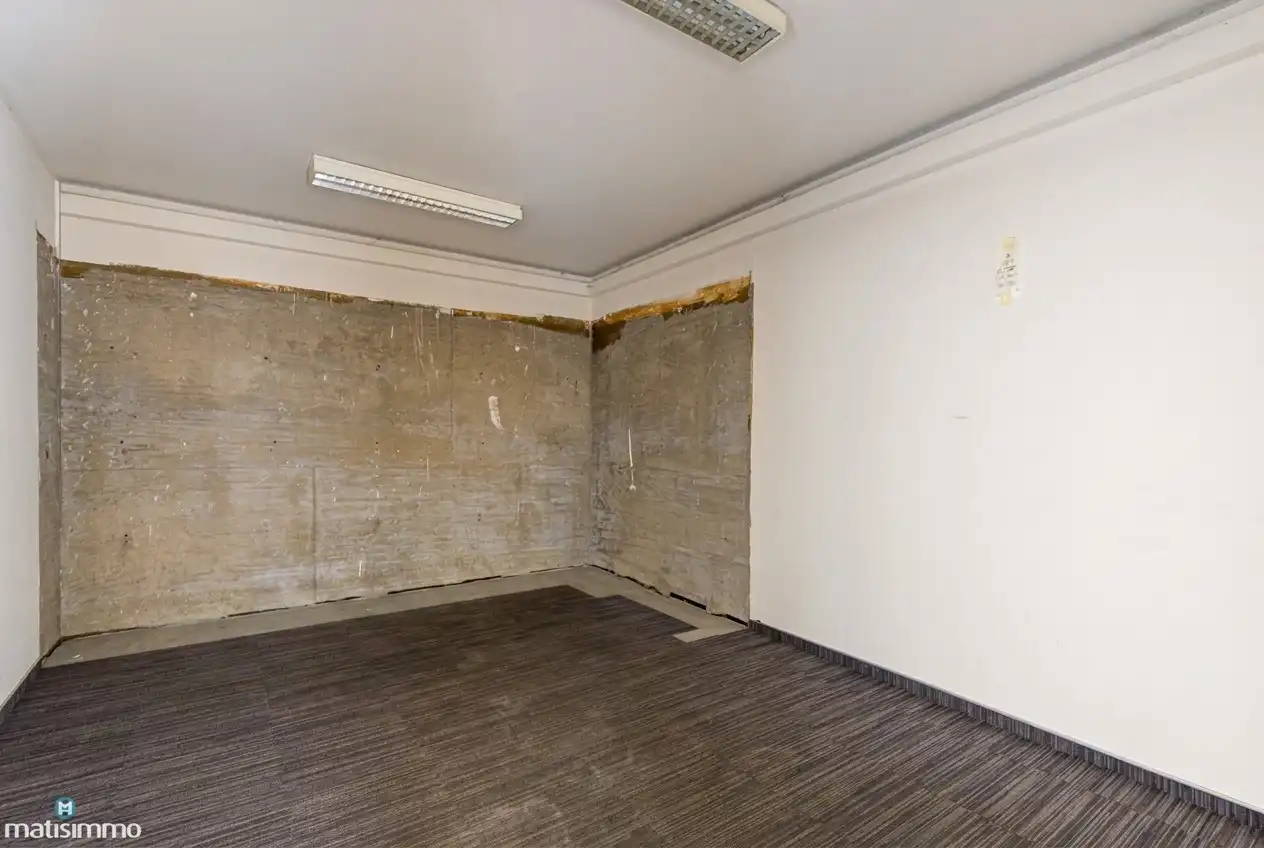 LICHTRIJK HANDELSPAND (174M2) MET VEEL VISIBILITEIT OP EEN TOPLOCATIE IN BEVERST foto 21