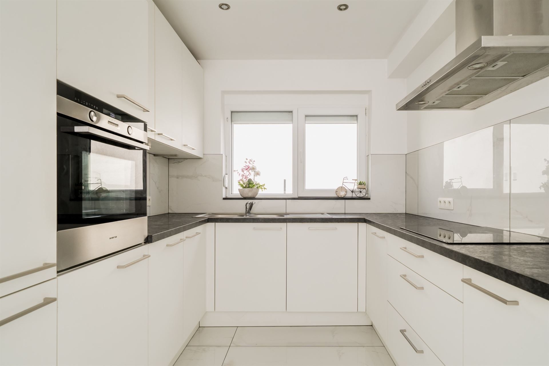 Instapklarae gezinswoning met tuin nabij centrum! foto 6