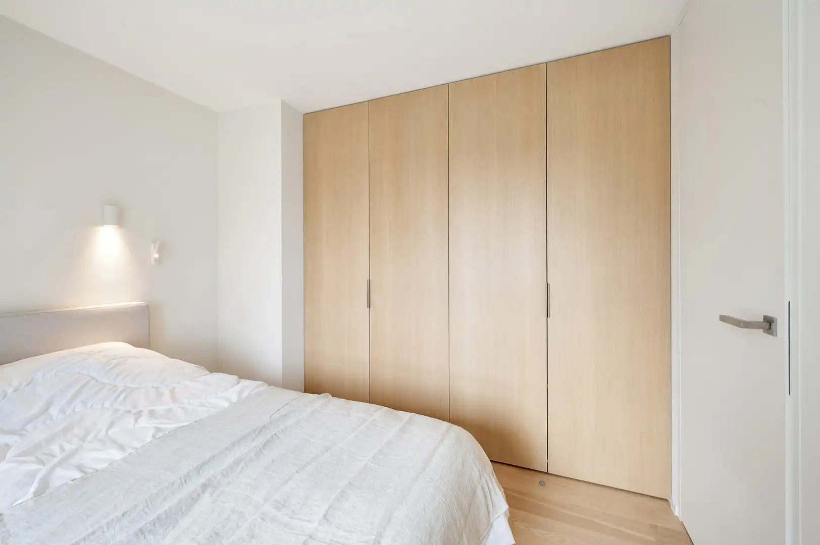 Sublieme zonnige penthouse met ruime terrassen en zijdelings zeezicht. foto 30