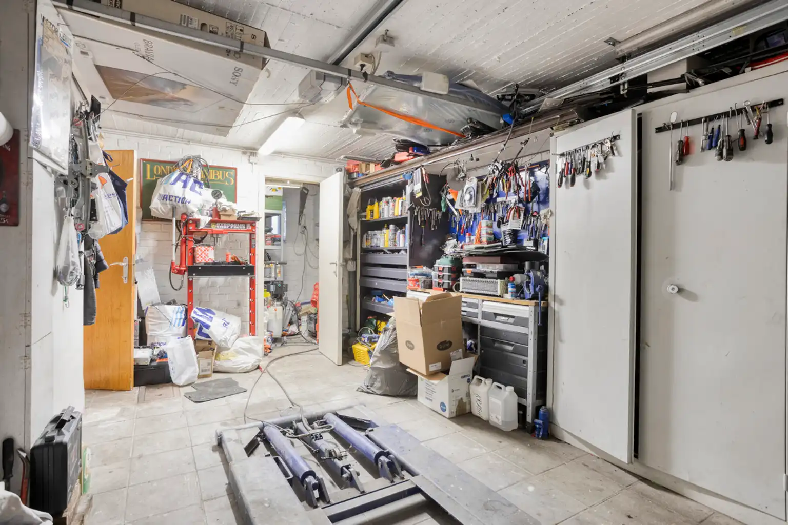 Gerenoveerde bel-étage woning met garage foto 6