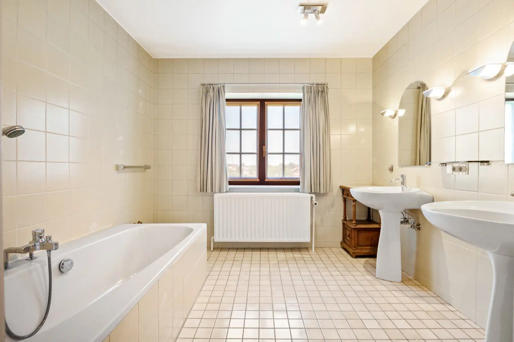 Ruime villa met praktijkruimte in rustige doodlopende straat. foto 32