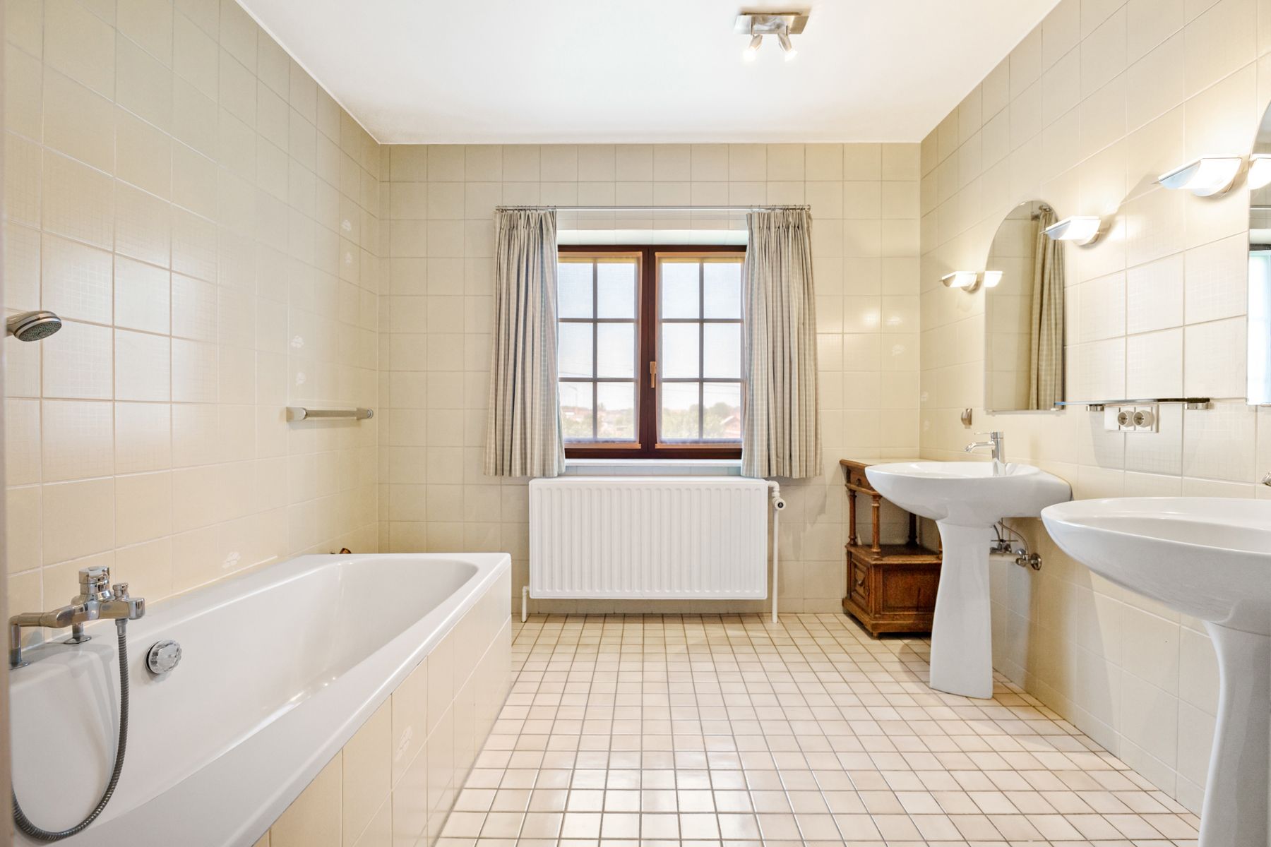 Ruime villa met praktijkruimte in rustige doodlopende straat. foto 32