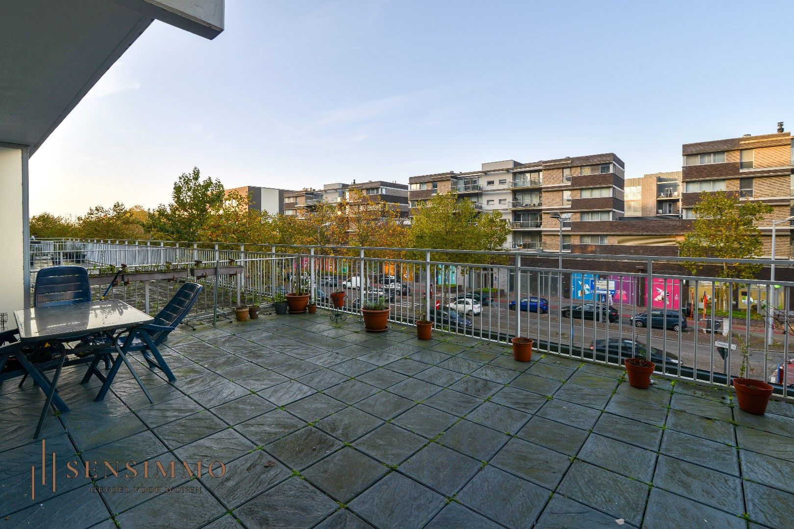 Appartement in centrum Genk met 3 slaapkamers, ruim terras + garagebox! foto 16