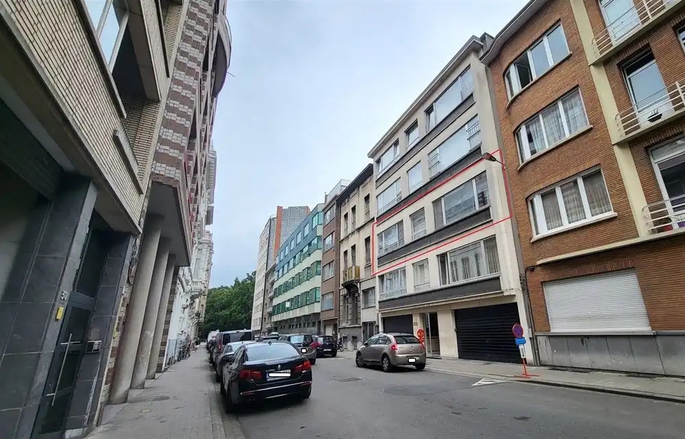 Ruim appartement (183m²) te Antwerpen-Centrum foto 8