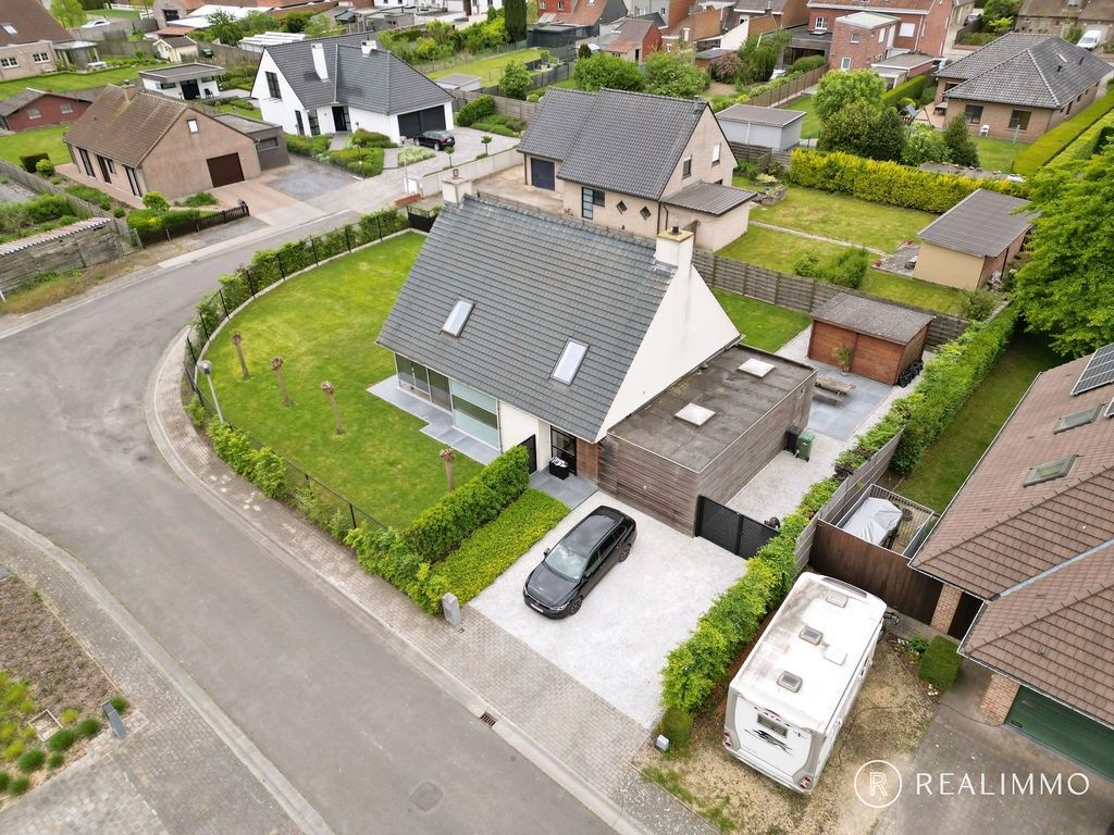 Stijlvolle ruime alleenstaande villa! foto 23