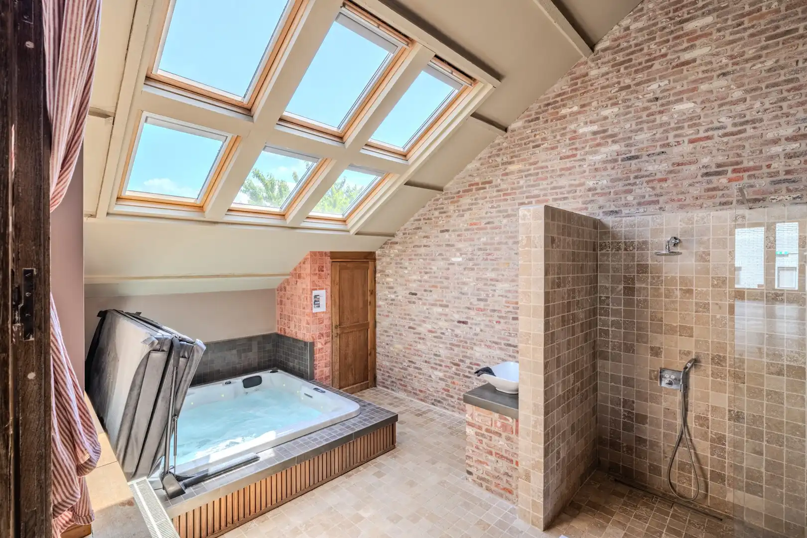 Loods (150 m²) en vakantiewoning in Jabbeke foto 4