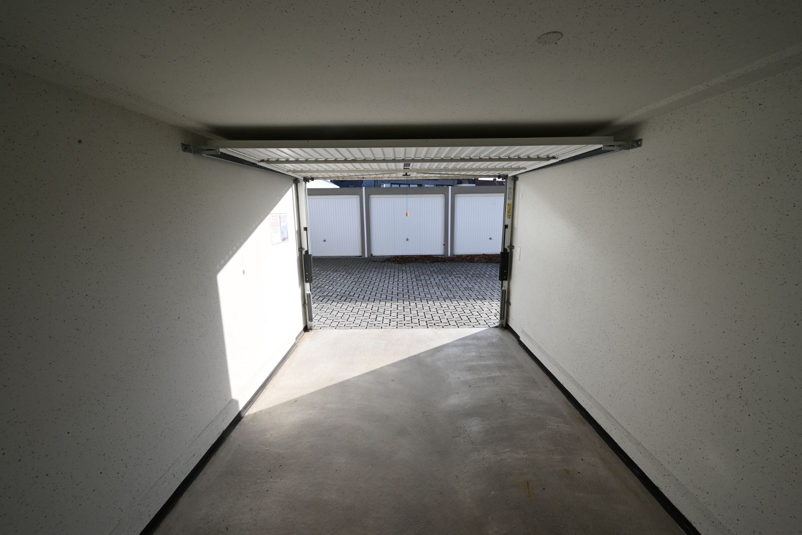 Garage te huur in centrum Ardooie! foto 3