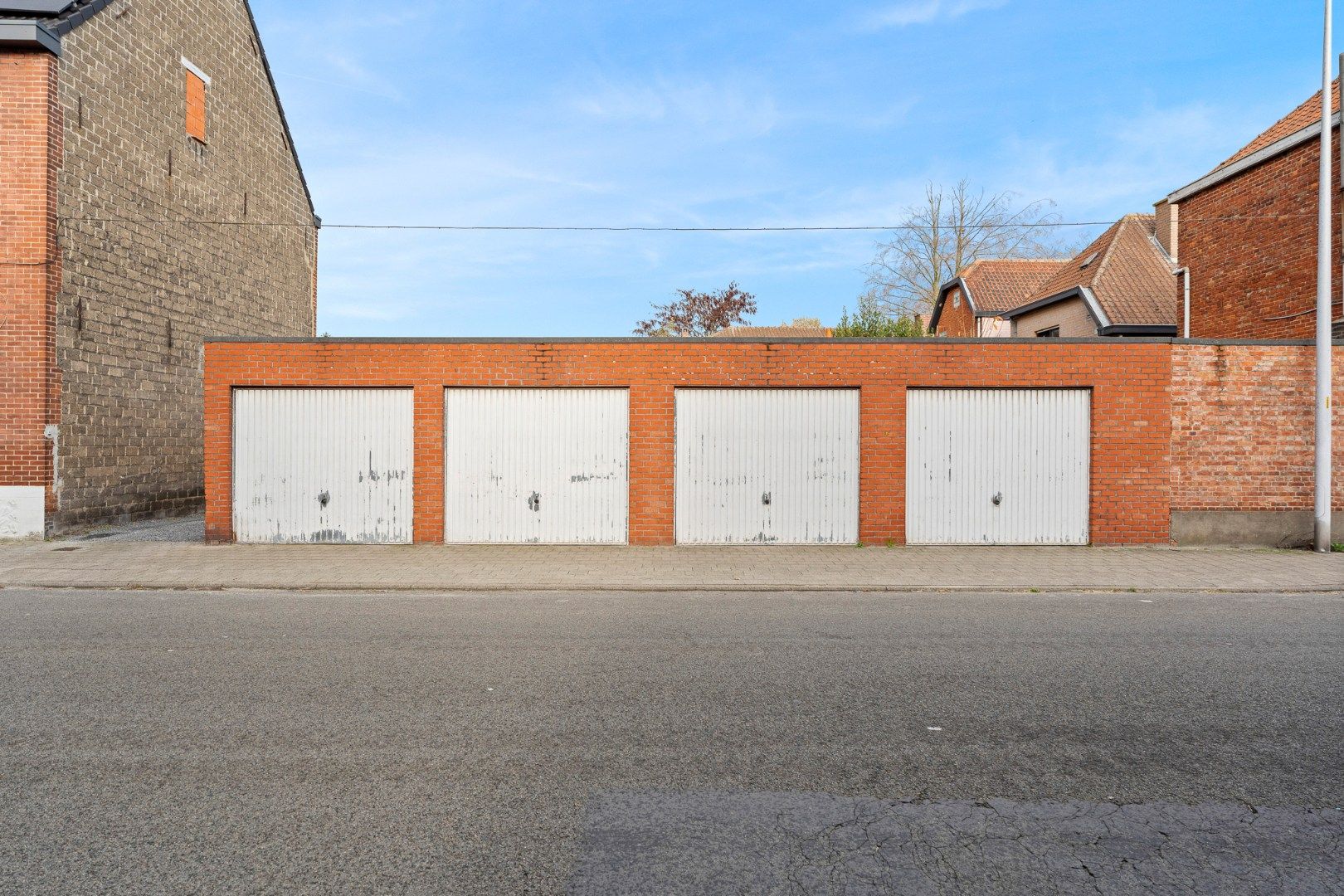 Garageboxen te koop foto {{pictureIndex}}