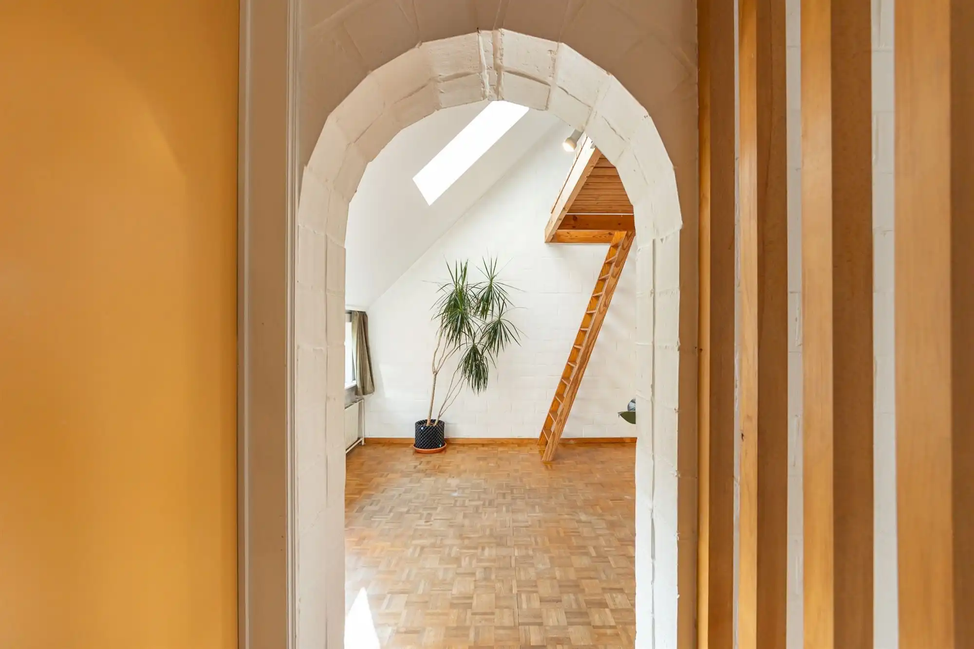 Instapklare open bebouwing met ruime tuin in een groene omgeving foto 16