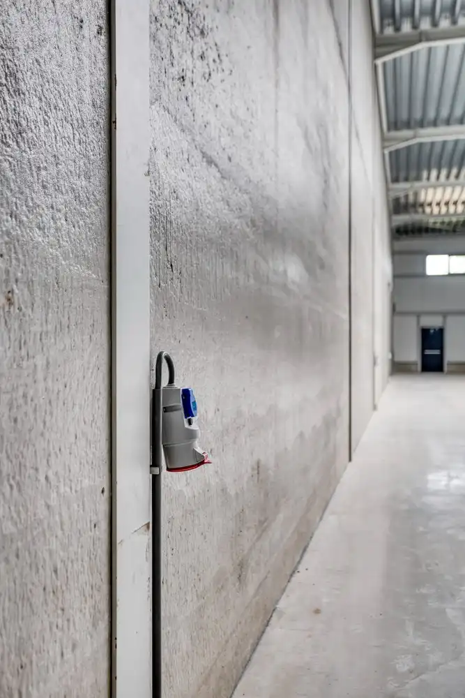 Nieuwbouwloods van 430 m² op toplocatie in Europark, Lanaken, te huur! foto 5