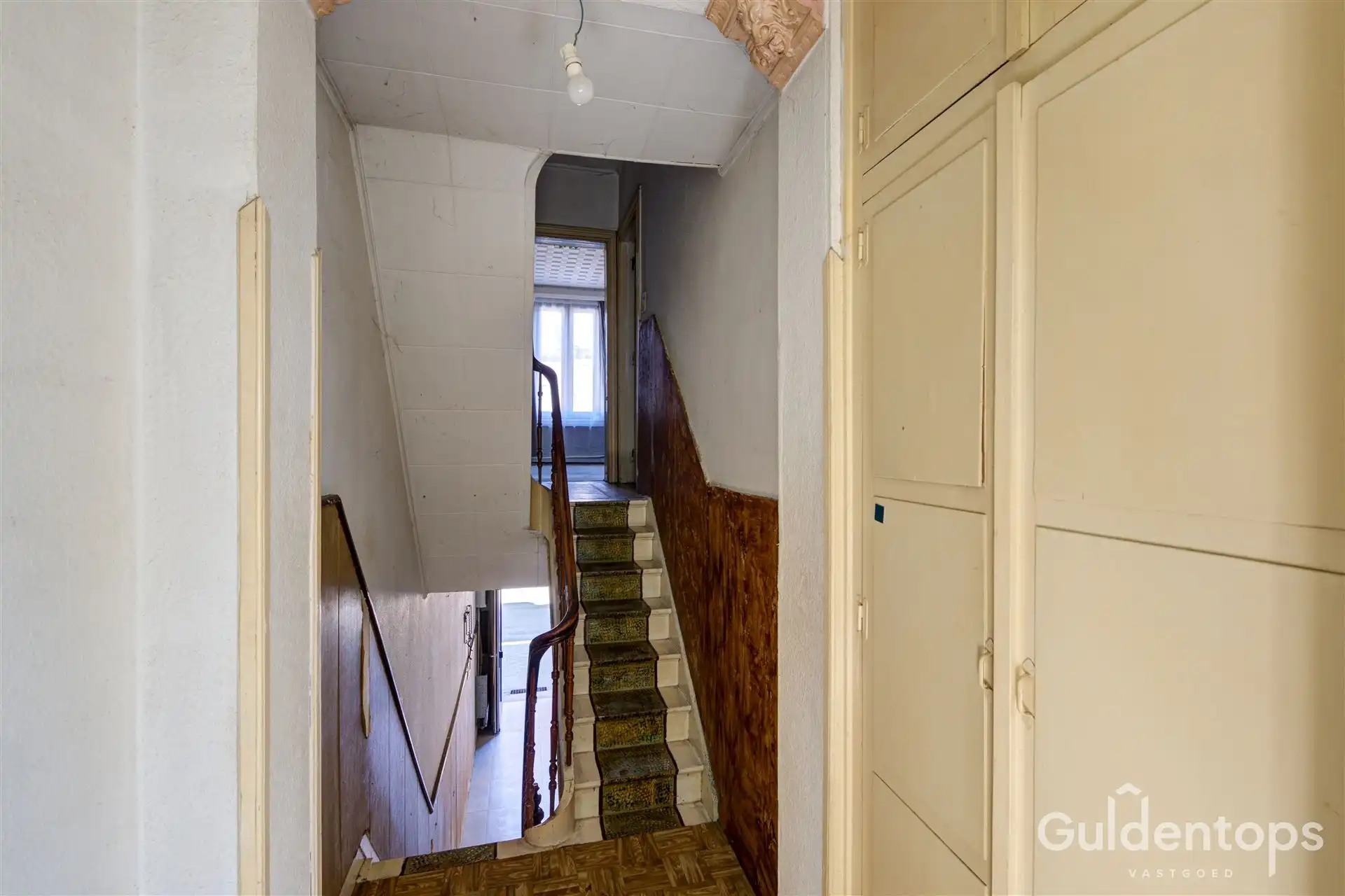 Te renoveren gezinswoning met 3 slaapkamers en grote tuin. foto 30
