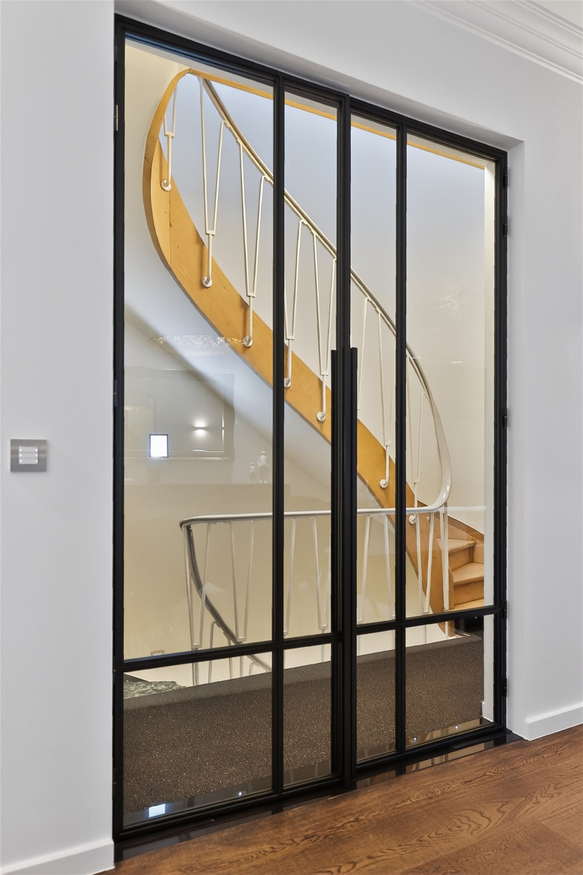 Knap afgewerkte ruime woning op toplocatie foto 5