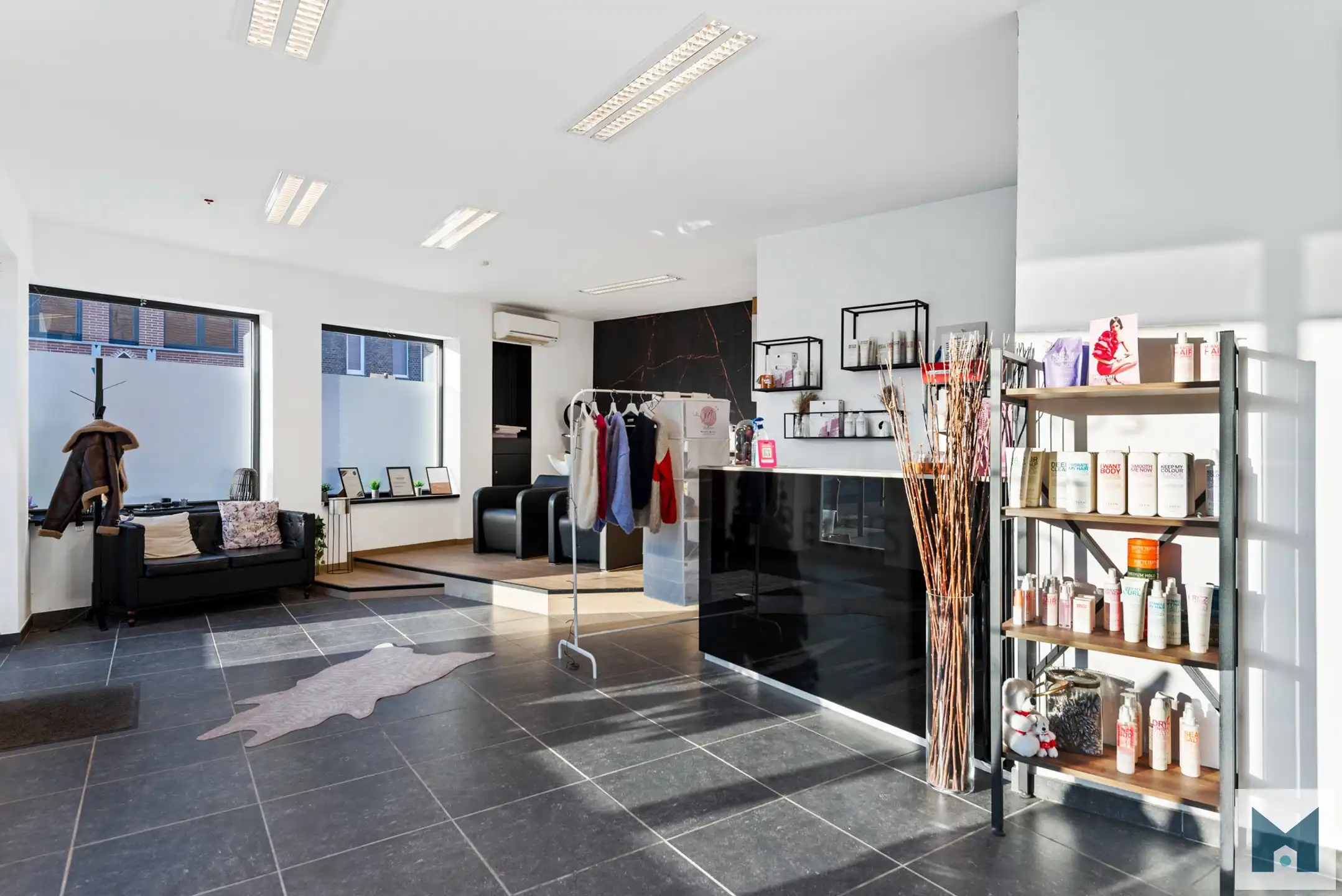 Lichtrijk handelspand in centrum Opwijk! foto 3