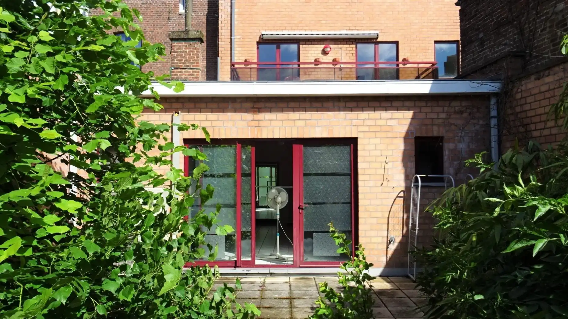 Zeer goed gelegen commerciële ruimte van ca. 129m² foto 8