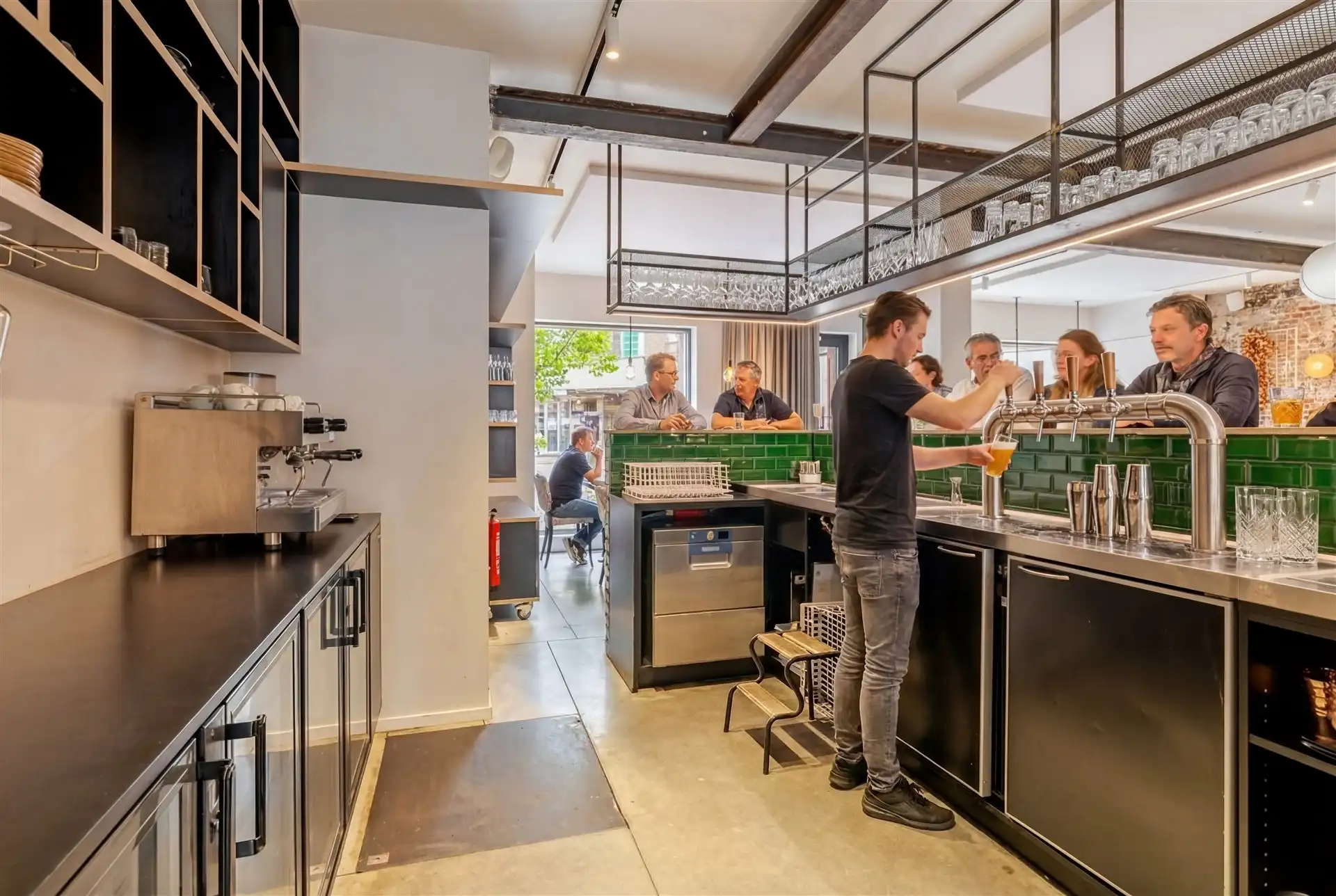Instapklaar hoogwaardig restaurant inclusief inrichting en meubilair  foto 11