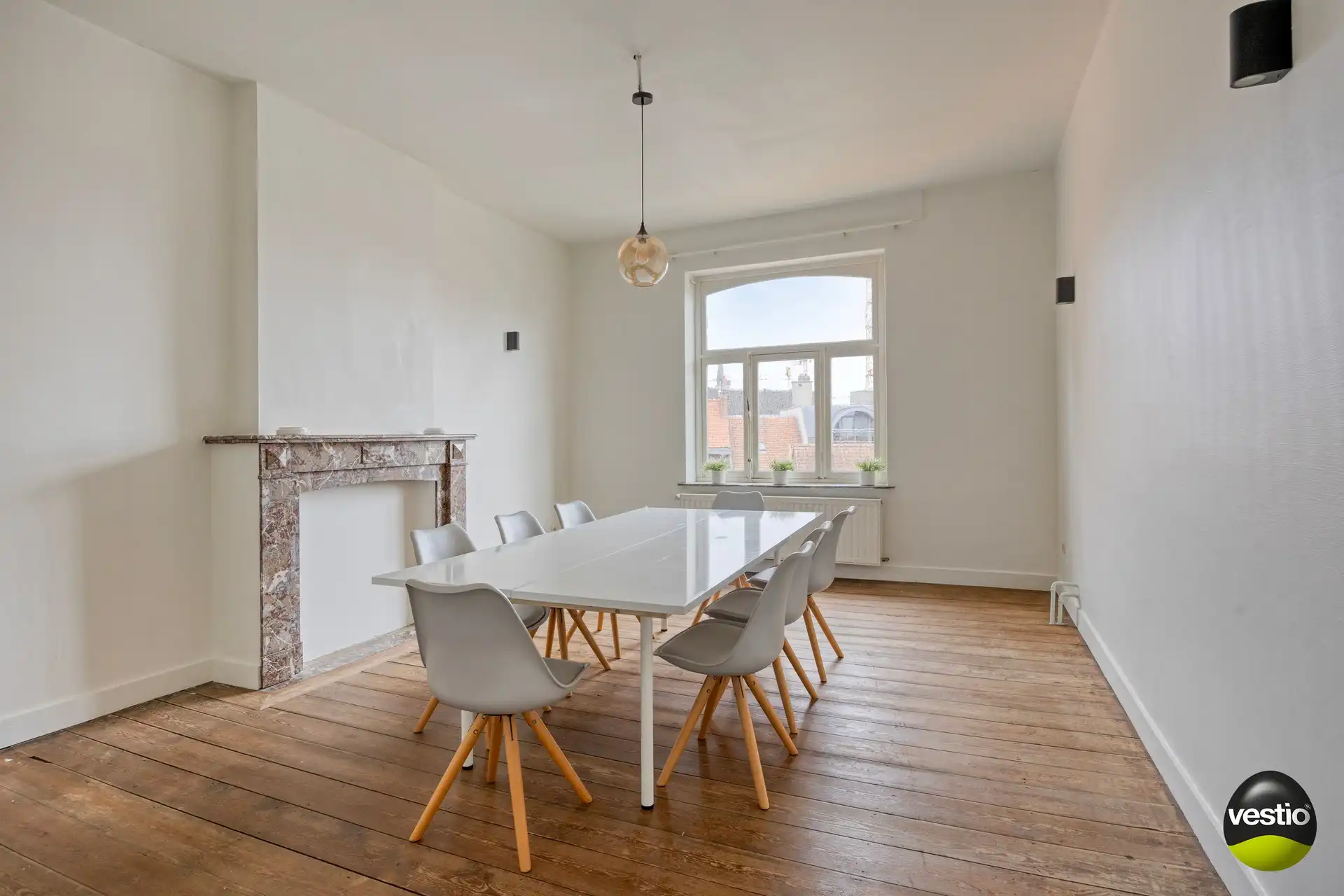 Charmante herenwoning/handelspand aan het Leopoldplein. foto 15