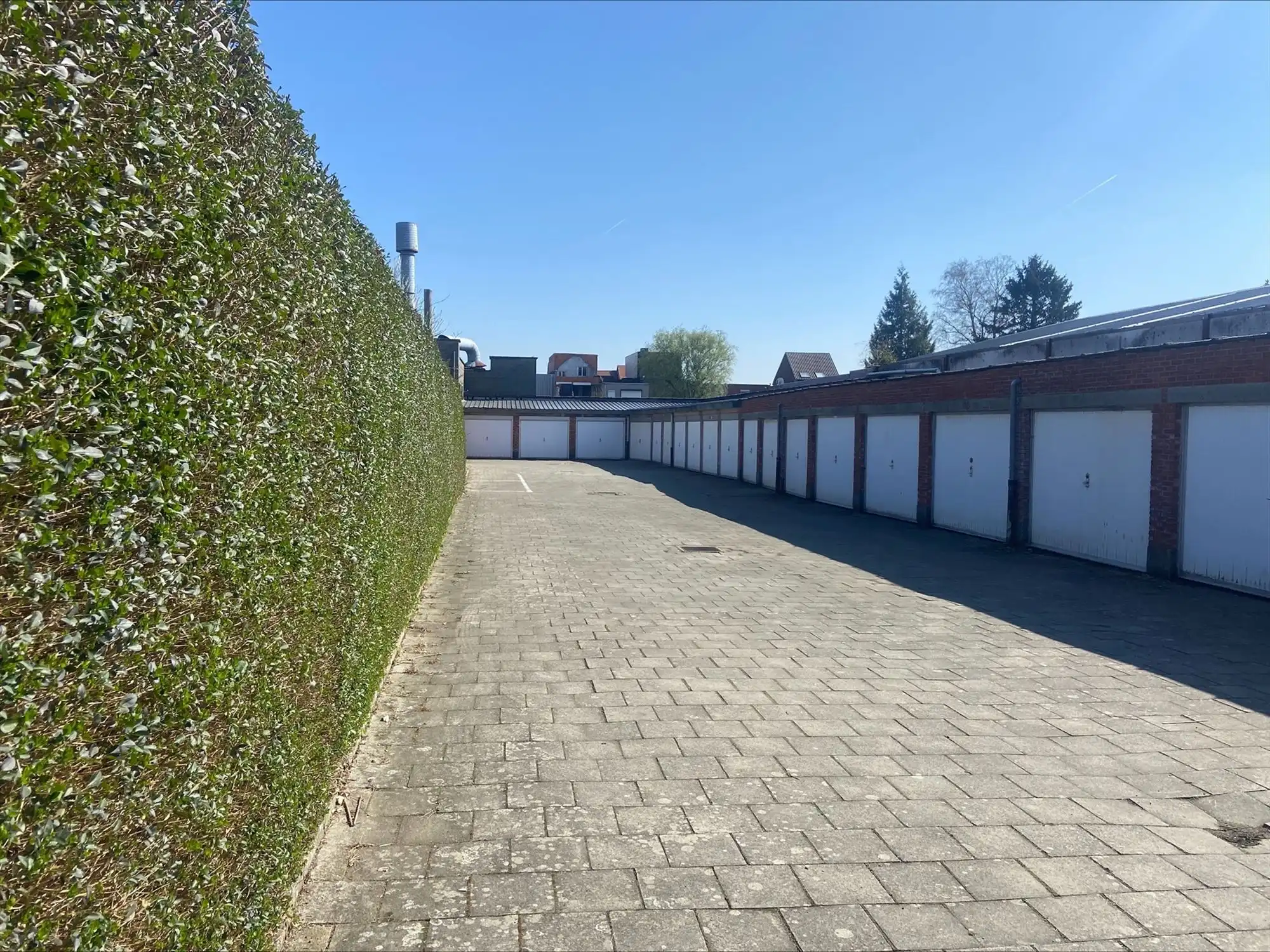 Investeringsopportuniteit - 21 garageboxen + 1 magazijn foto {{pictureIndex}}