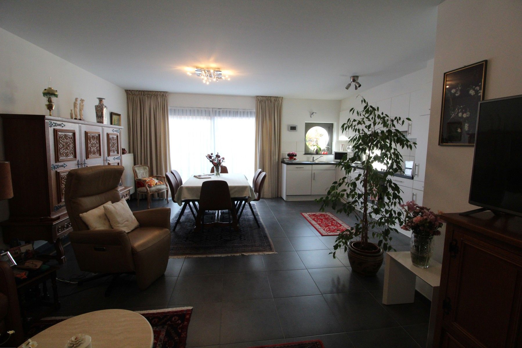 Centrum Schepdaal: gelijkvloers appartement met parking foto 4