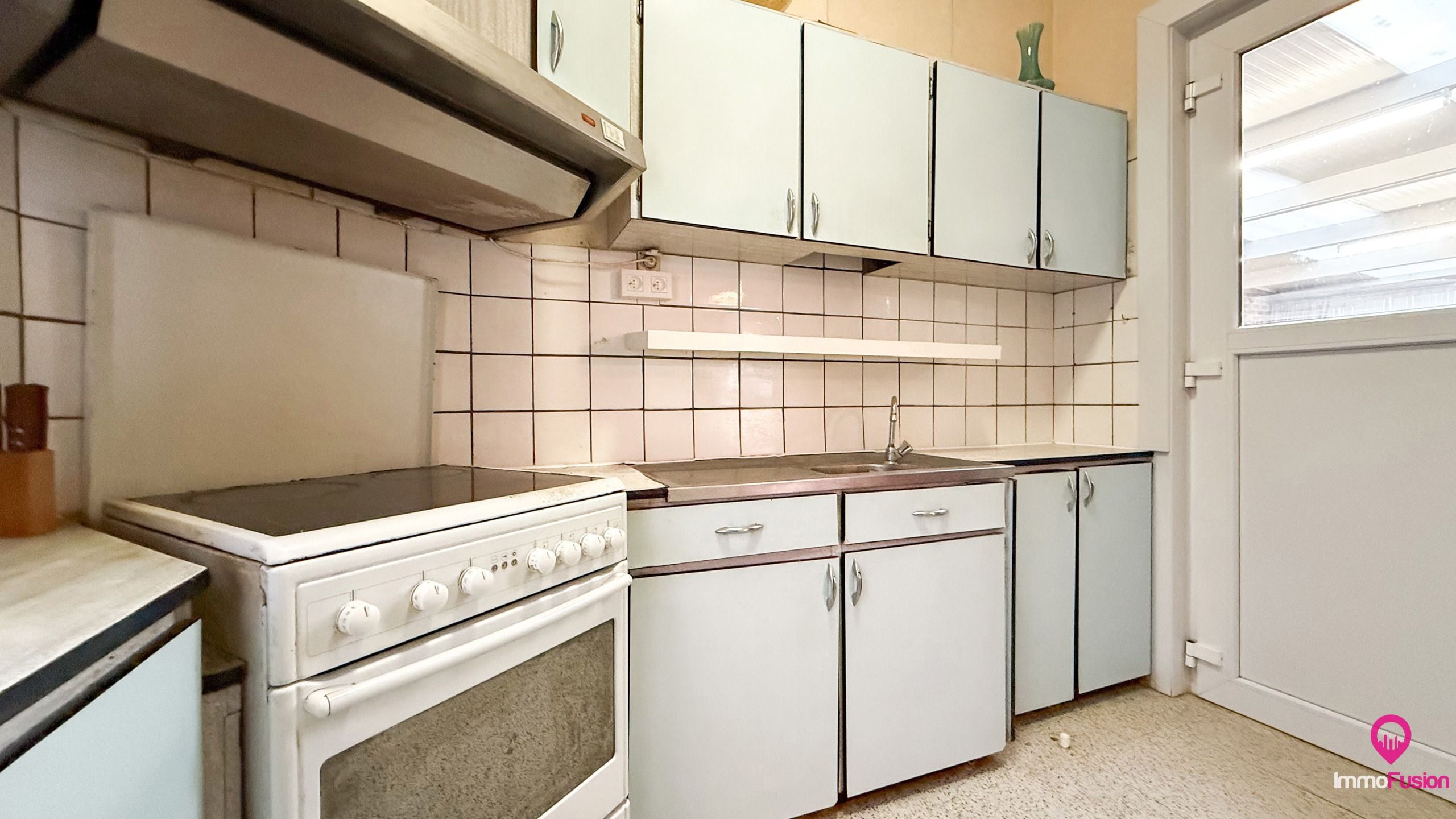 Bungalow met grote werkplaats en weide op 42 are in Alken foto 19